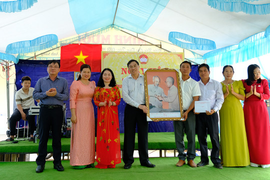 Phó Chủ tịch UBND tỉnh Lâm Đồng Võ Ngọc Hiệp dự Ngày hội Đại đoàn kết toàn dân tộc tại huyện Cát Tiên