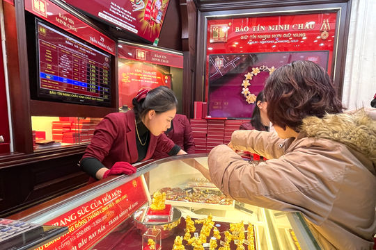 Giá vàng hôm nay 14/11/2024: Giá vàng nhẫn 9999 tăng nhẹ, SJC giảm nhẹ