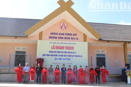 Khánh thành, gắn biển nhiều công trình, dự án chào mừng 120 năm Ngày thành lập tỉnh Đắk Lắk
