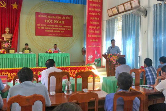 Đại biểu HĐND tỉnh Lâm Đồng và huyện Cát Tiên tiếp xúc cử tri trước kỳ họp cuối năm