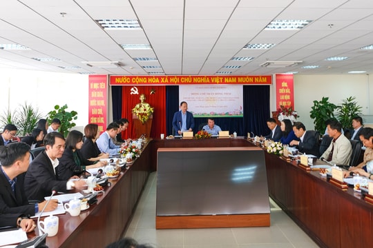 Chủ tịch UBND tỉnh Lâm Đồng Trần Hồng Thái làm việc với Sở Thông tin và Truyền thông