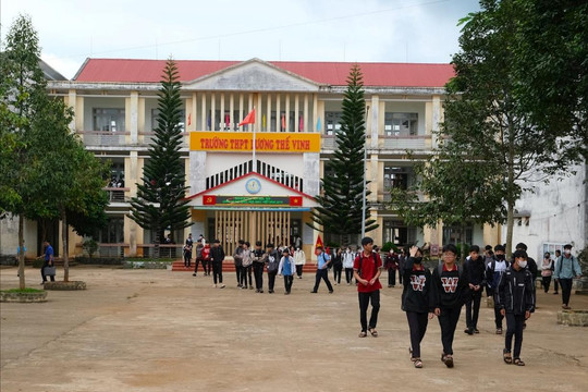 Trường THPT Lương Thế Vinh bền bỉ gieo chữ nơi vùng biên