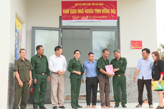 Đắk Nông trao nhà nghĩa tình đồng đội cho cựu chiến binh khó khăn