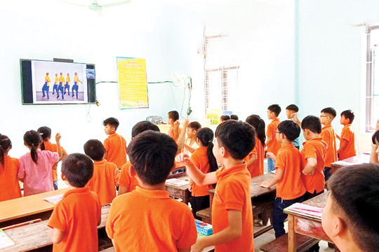 CHÀO MỪNG 42 NĂM NGÀY NHÀ GIÁO VIỆT NAM (20/11/1982 - 20/11/2024): Ân tình gửi từ Nam Tây Nguyên