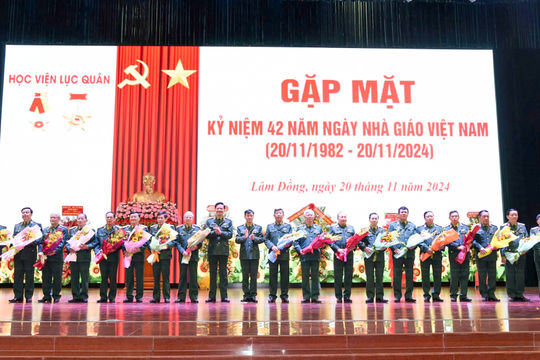 Học viện Lục quân tổ chức Lễ kỷ niệm 42 năm Ngày Nhà giáo Việt Nam