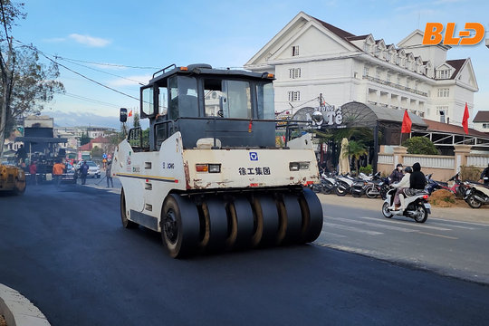 Khẩn trương hoàn thiện các tuyến đường giao thông trước ngày khai mạc Festival Hoa