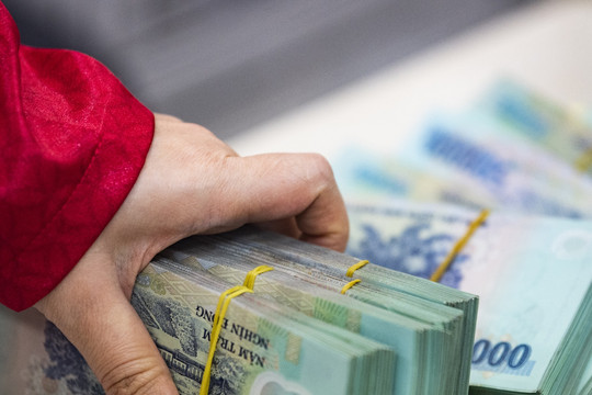 Lãi suất ngân hàng hôm nay 5/12/2024: Thêm nhà băng tăng lãi suất 'thần tốc'