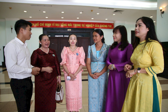 Phụ nữ Đắk Nông - Mondulkiri vun đắp tình đoàn kết