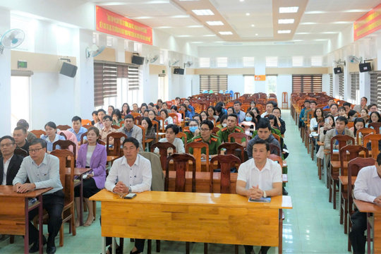 Bảo Lộc: Khai giảng Lớp Sơ cấp lý luận chính trị khóa 1, năm 2025