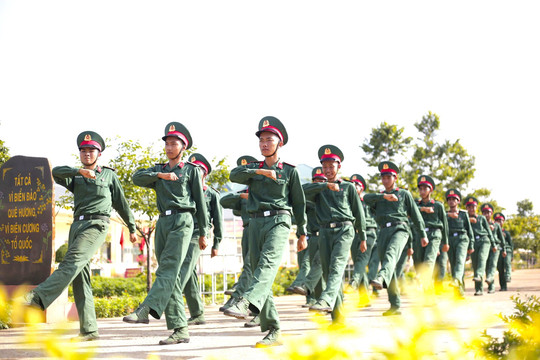 Lâm Đồng huấn luyện chiến sĩ mới “cơ bản, thiết thực, vững chắc”
