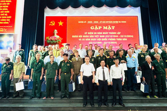 Đạ Huoai: Gặp mặt kỷ niệm 80 năm Ngày thành lập Quân đội Nhân dân Việt Nam