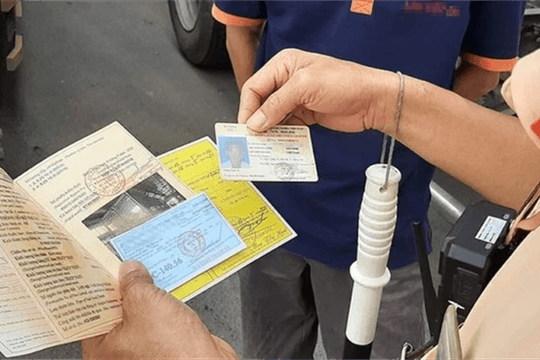 Thực hiện việc trừ điểm giấy phép lái xe từ 01/01/2025