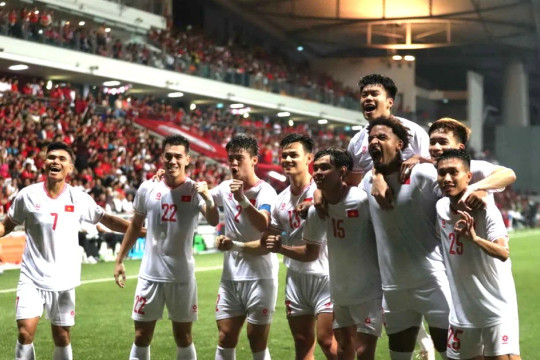 Cận cảnh Việt Nam thắng kịch tính Singapore ở bán kết AFF Cup 2024