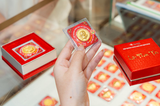 Giá vàng sáng ngày 2/1/2025: Tăng mạnh trong ngày đầu năm mới