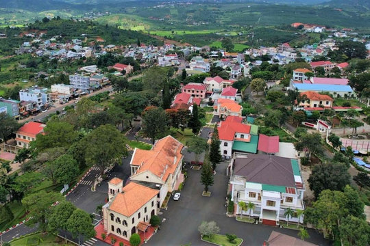 Thông qua Đề án công nhận thị trấn Di Linh là đô thị loại IV