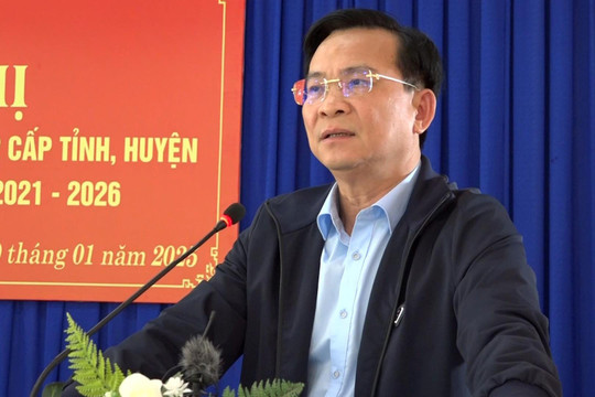 Chủ tịch UBND tỉnh Hồ Văn Mười tiếp xúc cử tri huyện Cư Jút