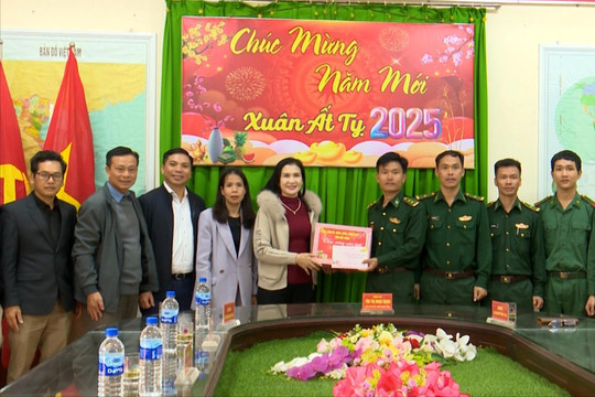 Lãnh đạo UBND tỉnh Đắk Nông thăm, chúc tết tại Đắk Song
