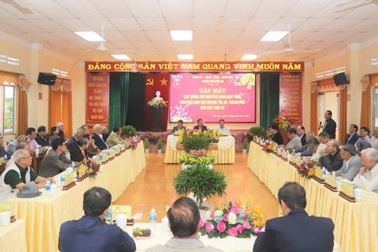 Lãnh đạo TP Bảo Lộc gặp mặt thân mật các đồng chí nguyên lãnh đạo qua các thời kỳ