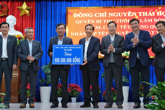 Quyền Bí thư Tỉnh ủy Nguyễn Thái Học thăm và chúc Tết các địa phương, gia đình tại Đà Lạt