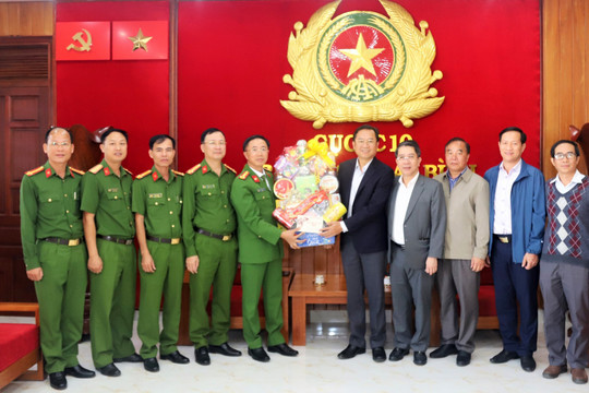 Lãnh đạo TP Bảo Lộc thăm, chúc Tết các cơ quan, đơn vị trên địa bàn