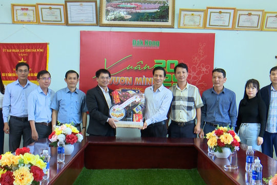 Đoàn ĐBQH tỉnh Đắk Nông thăm, chúc tết Báo Đắk Nông