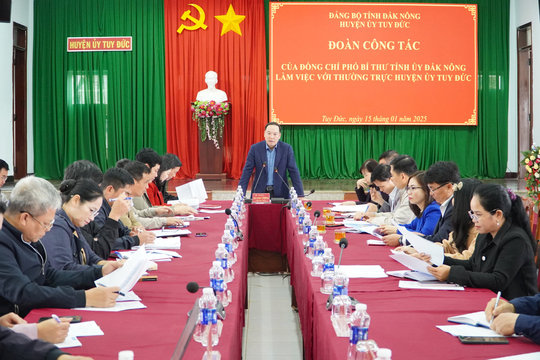 Tuy Đức tăng cường củng cố, xây dựng tổ chức cơ sở đảng vững mạnh