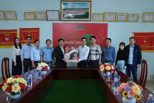 Đoàn ĐBQH tỉnh thăm, chúc tết Báo Đắk Nông