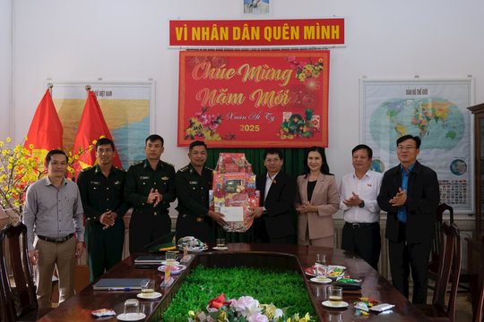 Đoàn ĐBQH tỉnh Đắk Nông thăm, chúc tết tại các đồn biên phòng