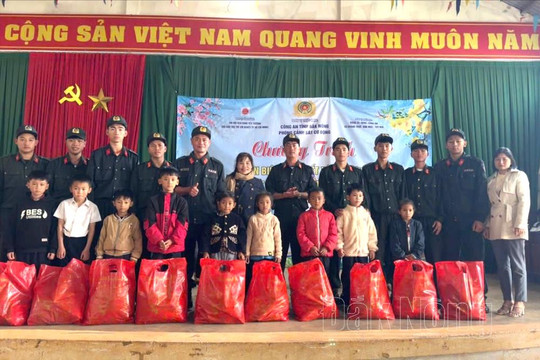 Những bước chân cơ động mang tết về vùng biên giới Đắk Nông