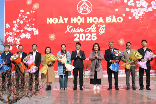 Ngày hội “Hoa đào Xuân Ất Tỵ năm 2025” tại thị xã Buôn Hồ