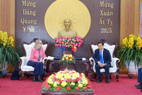 Quyền Bí thư Tỉnh ủy Lâm Đồng Nguyễn Thái Học tiếp xã giao Tổng lãnh sự Australia tại Thành phố Hồ Chí Minh