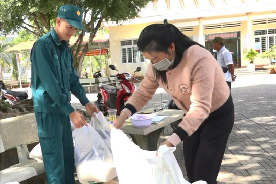 Hơn 21 tấn gạo hỗ trợ Nhân dân huyện biên giới Đắk Nông