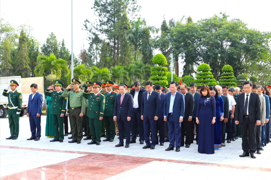 Lãnh đạo tỉnh Đắk Nông viếng các anh hùng, liệt sĩ