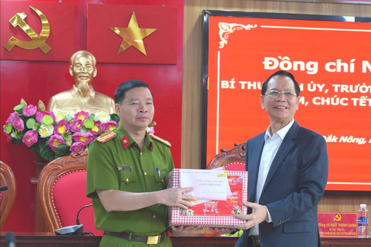 Bí thư Tỉnh ủy Ngô Thanh Danh thăm, chúc tết Công an tỉnh