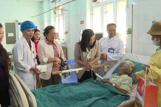 Lãnh đạo tỉnh Đắk Nông thăm, chúc tết tại Bệnh viện Đa khoa tỉnh