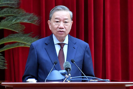 RẠNG RỠ VIỆT NAM