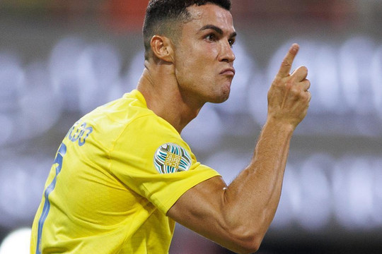 Cristiano Ronaldo tiết lộ suýt gia nhập Barcelona, tự nhận mình vĩ đại nhất lịch sử
