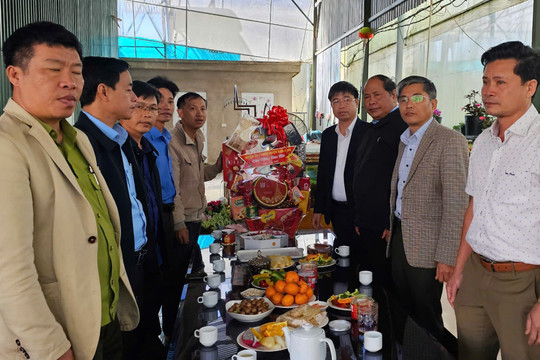 Lãnh đạo huyện Đam Rông thăm các doanh nghiệp, hợp tác xã đầu năm mới