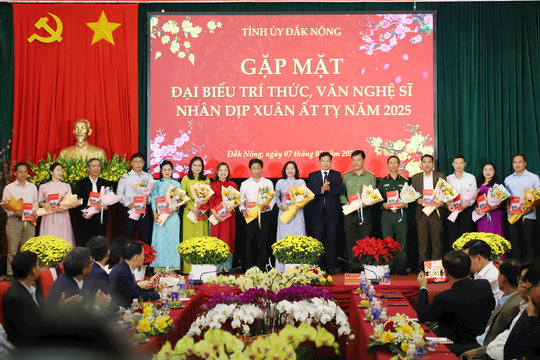 Đắk Nông gặp mặt đại biểu trí thức, văn nghệ sĩ tiêu biểu