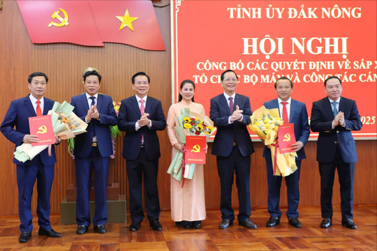 Đắk Nông công bố 6 quyết định về cán bộ