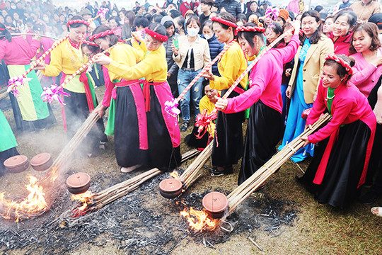 Ngày thơ cất lên bài ca thống nhất, phát triển
