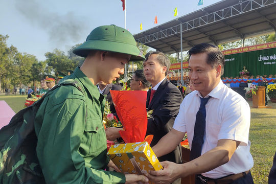 168 thanh niên Cư Jút lên đường nhập ngũ