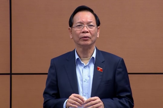 Bí thư Tỉnh ủy, Trưởng Đoàn ĐBQH Đắk Nông Ngô Thanh Danh chủ trì thảo luận tổ