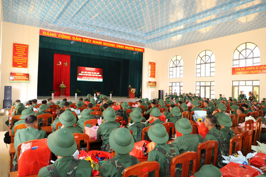 Chiến sĩ mới hòa nhập nhanh với môi trường quân ngũ