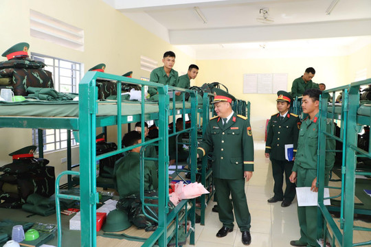 Trung đoàn Bộ binh 994 tiếp nhận gần 500 chiến sĩ mới
