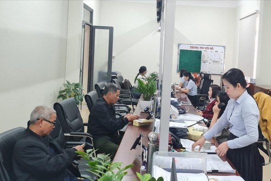 Người dân Đắk Nông lo lắng đổi giấy phép lái xe sớm