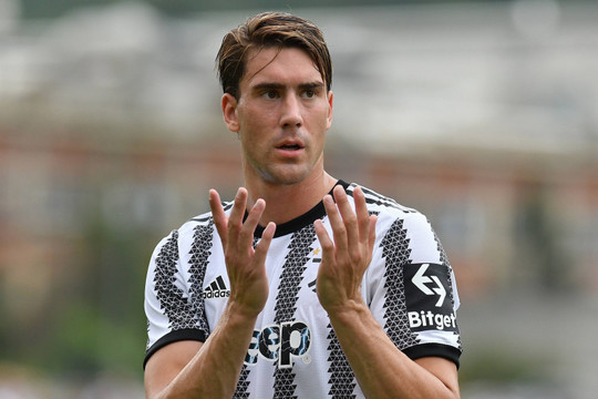 Juventus "trảm" Vlahovic, mở đường đón Kolo Muani