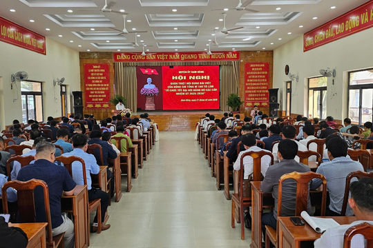 Đam Rông: Quán triệt Chuyên đề Tổ chức tốt đại hội Đảng bộ các cấp và Chuyên đề học tập, làm theo Bác năm 2025