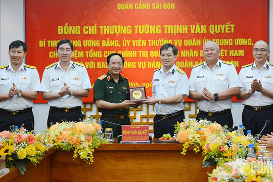 Thượng tướng Trịnh Văn Quyết làm việc với Ban Thường vụ Đảng ủy Quân cảng Sài Gòn