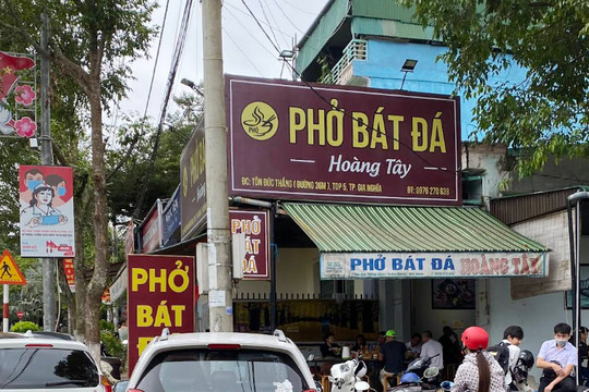 Phở bát đá Hoàng Tây